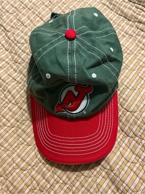 Vintage Green and Red New Jersey Devils NHL Hockey Baseball Cap Strapback Hat